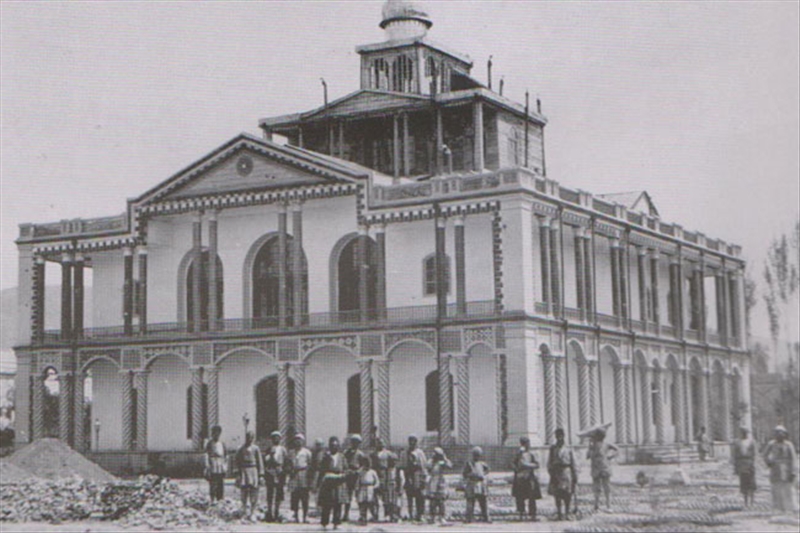 Aali Qapu's main building